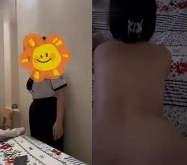 Em xinh đẹp trong bộ đồ học sinh