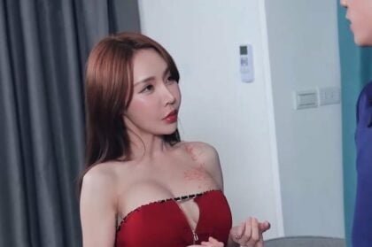 Lần đầu tiên tôi gặp em gái xinh đẹp, tôi đã mê mẩn và muốn khám phá cô ấy